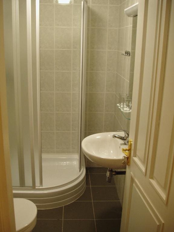 Standard Triple Room room - Image 3