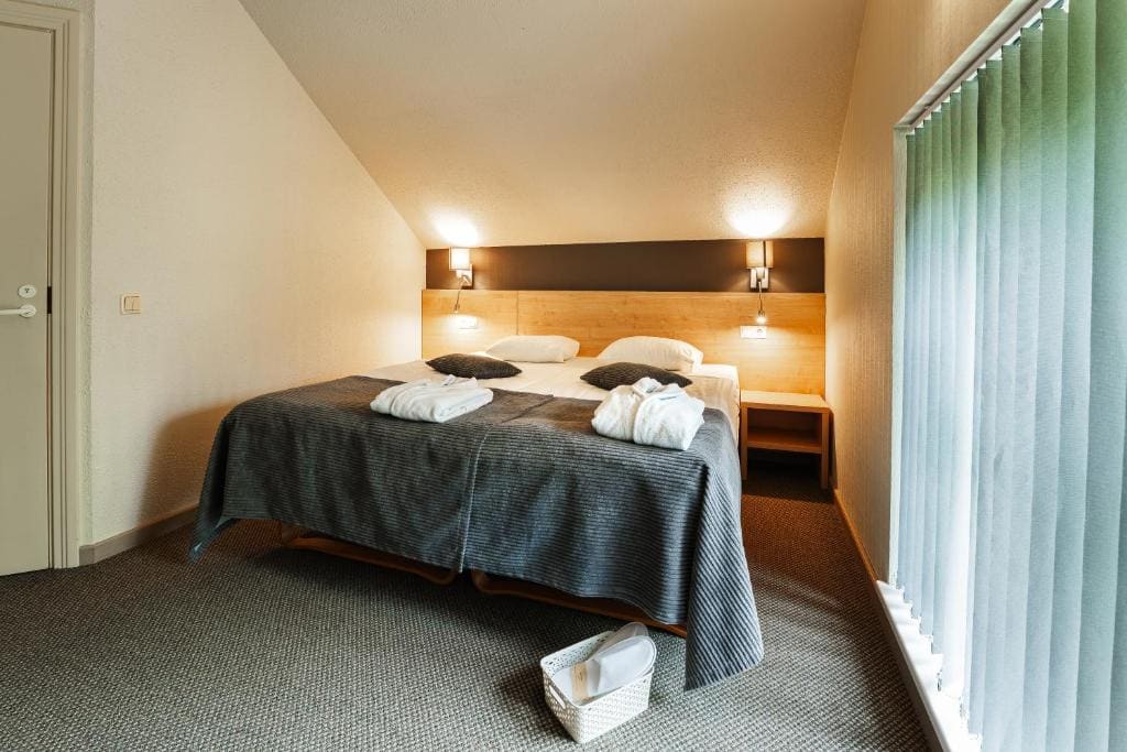Family Room room - Image 2