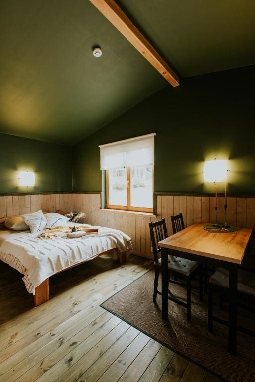 Twin Room with Shower room - Image 2