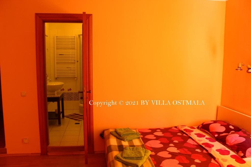 Quadruple Room with Private Bathroom room - Image 2
