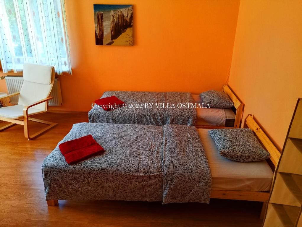 Quadruple Room with Private Bathroom room - Image 3
