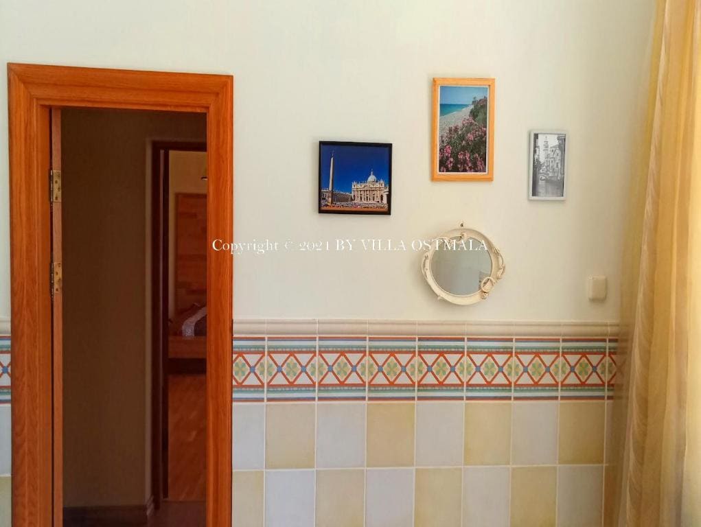 Superior Triple Room room - Image 1