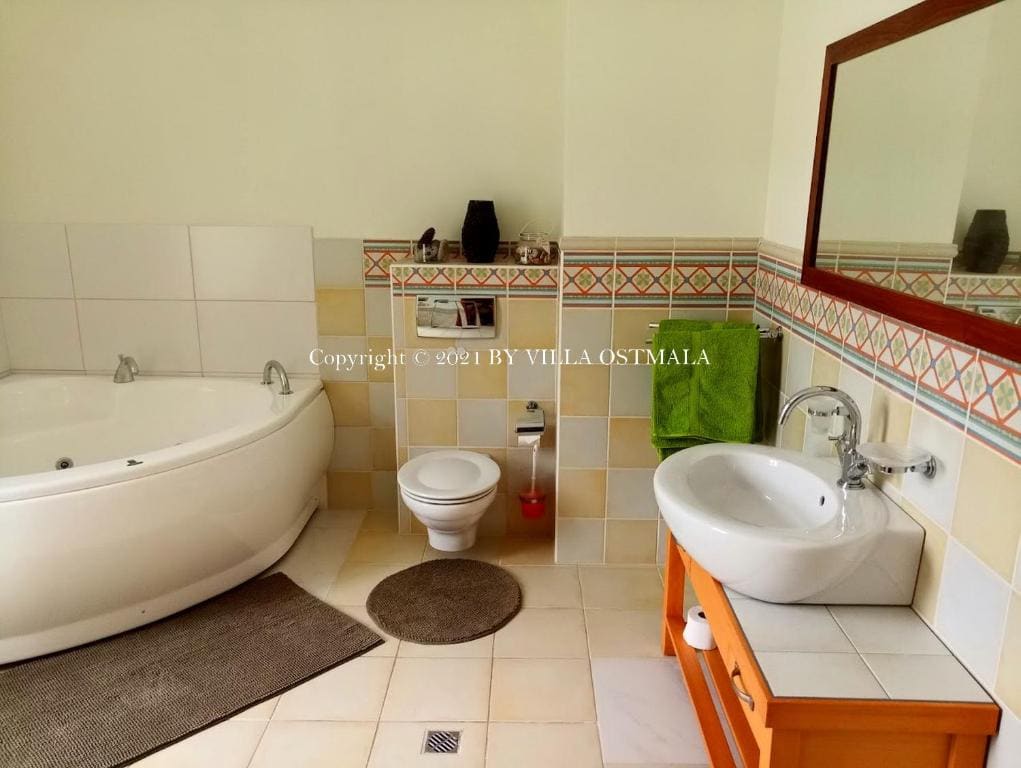 Superior Triple Room room - Image 2