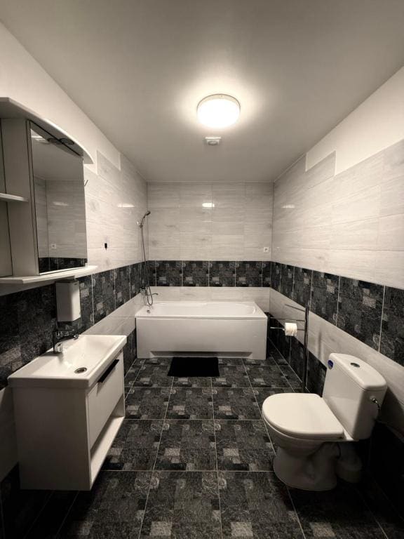 Suite with Lake View room - Image 2