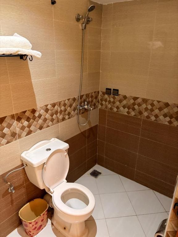 Double Room with Private Bathroom room - Image 3