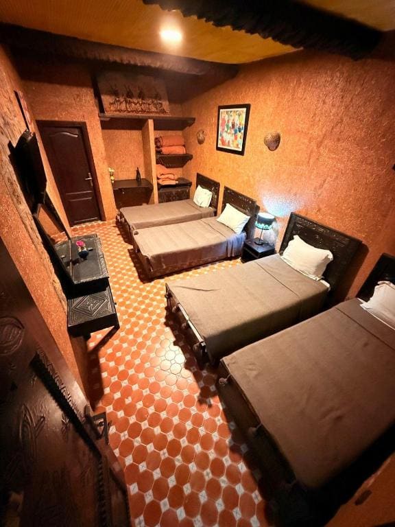 8-Bed Mixed Dormitory Room room - Image 2