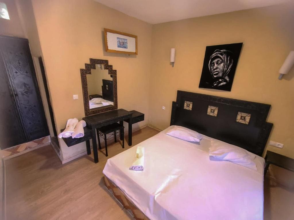 Double Room with Pool View room - Image 1