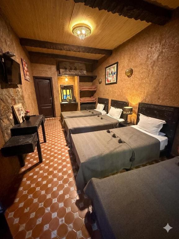 Quadruple Room room - Image 2