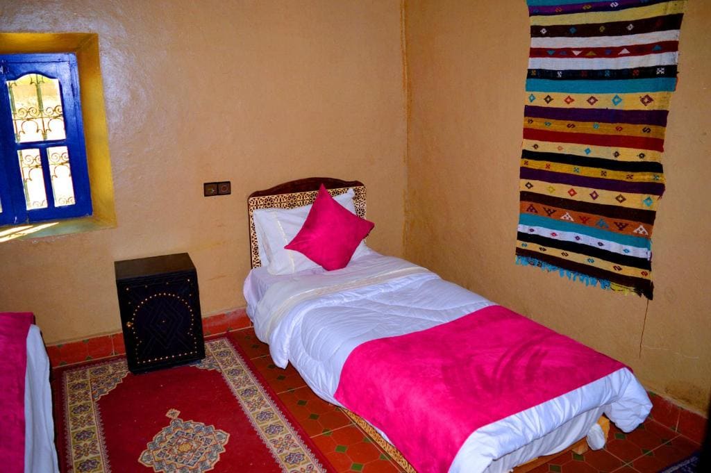 Standard Twin Room room - Image 2