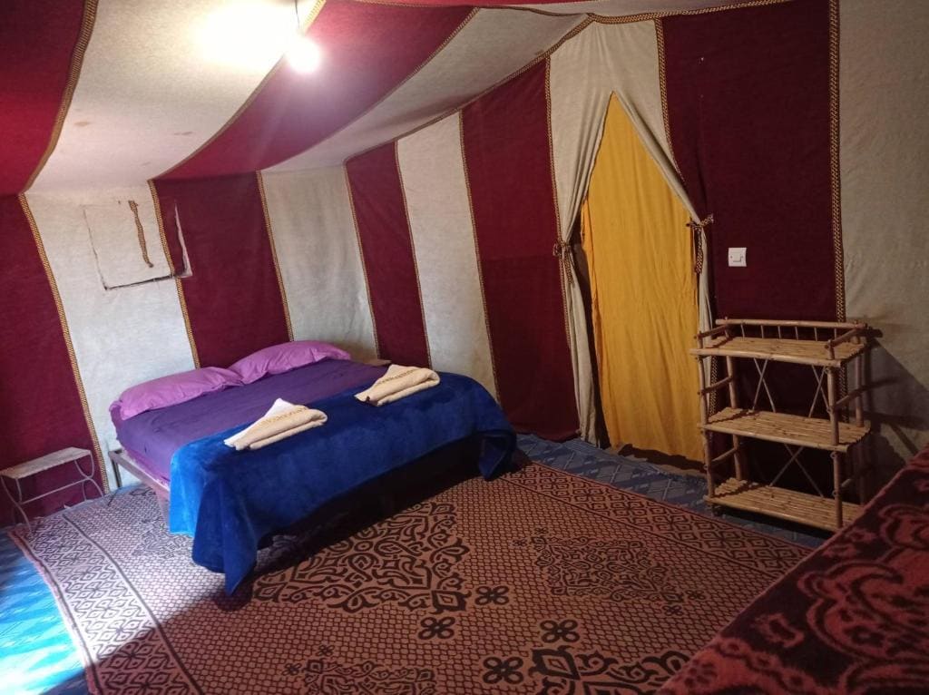Tent room - Image 1