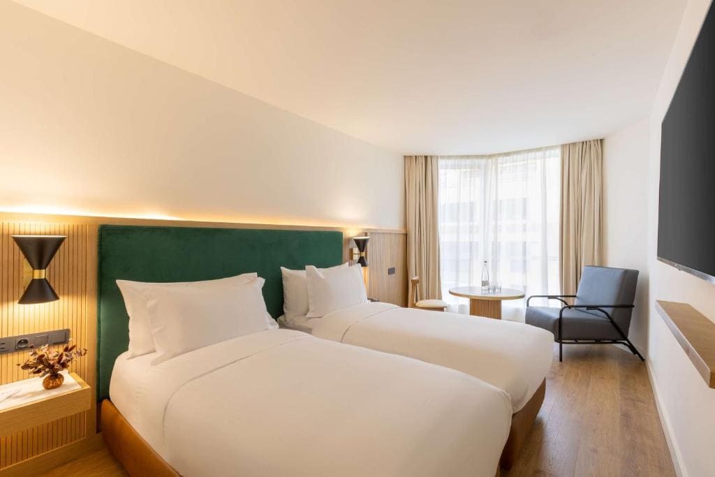Standard Twin Room room - Image 2