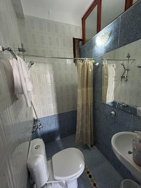 Double or Twin Room with Private Bathroom room - Image 3