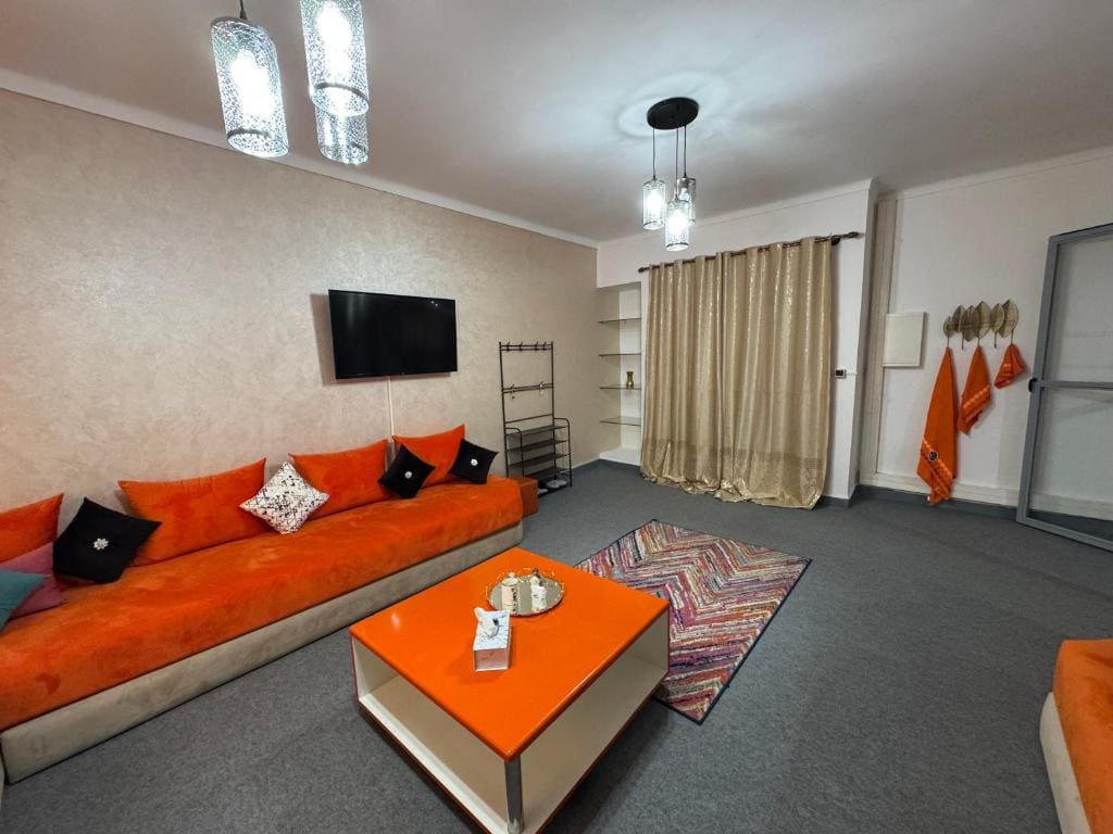 Family Room room - Image 1
