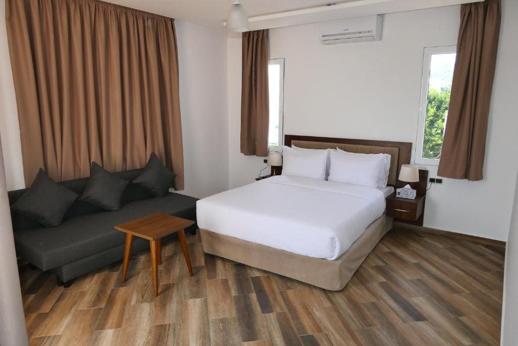 Room room - Image 1