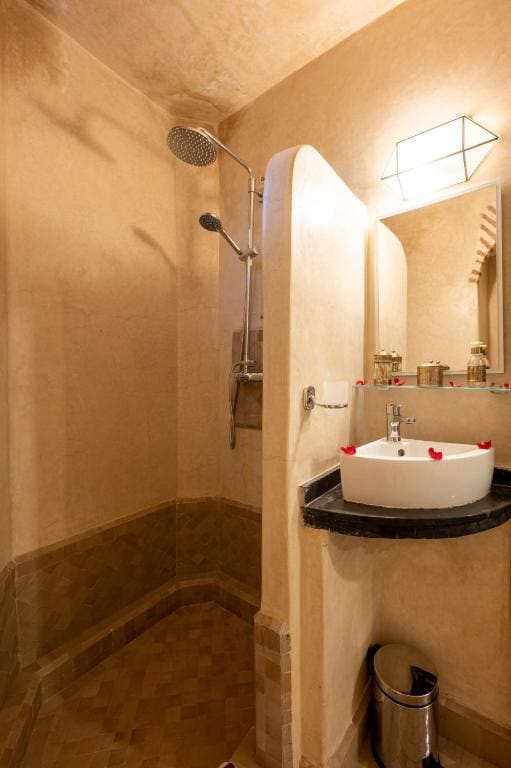 Double Room with Terrace room - Image 2