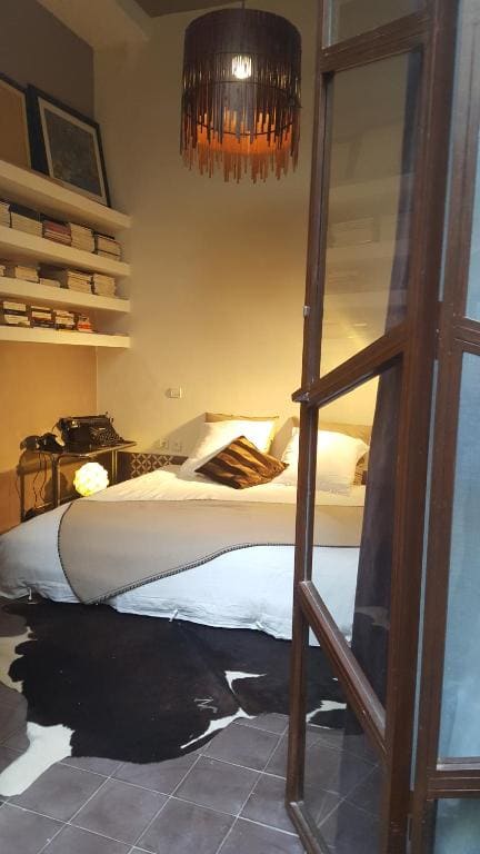 One-Bedroom House room - Image 3