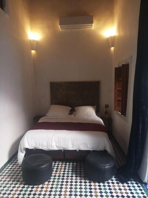 Economy Quadruple Room room - Image 2