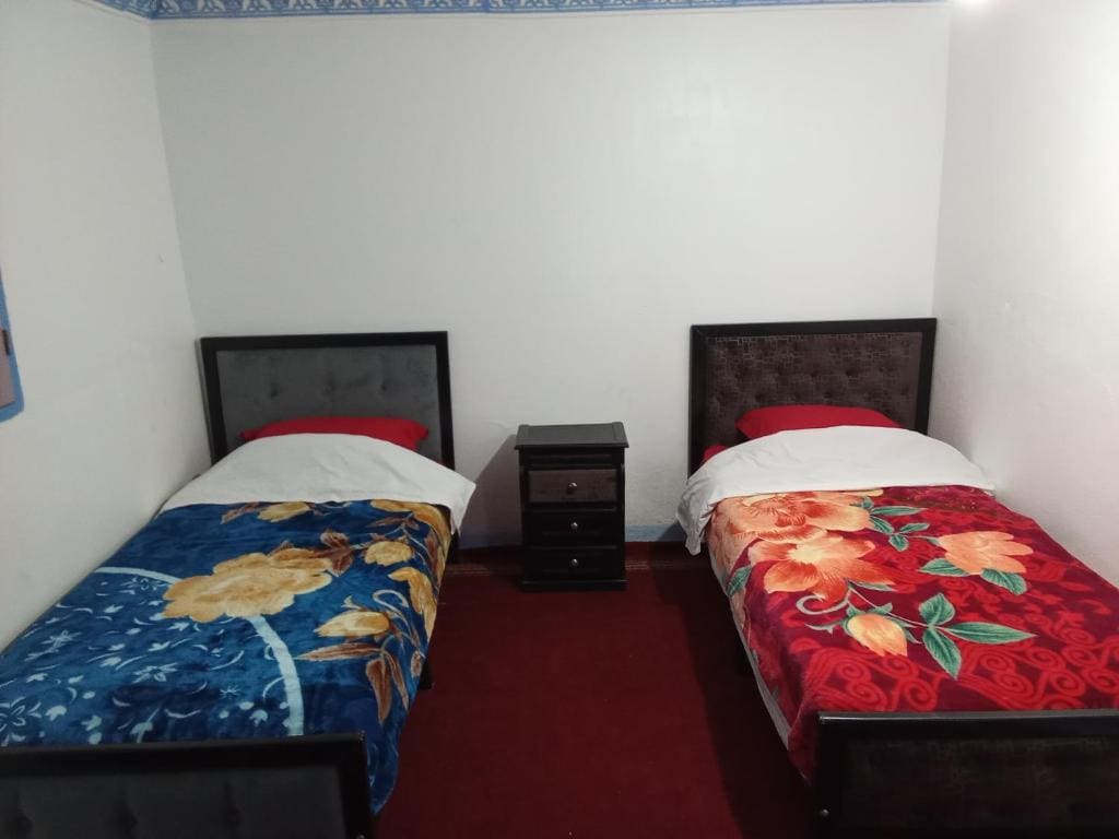 Deluxe Double Room with Shower room - Image 2