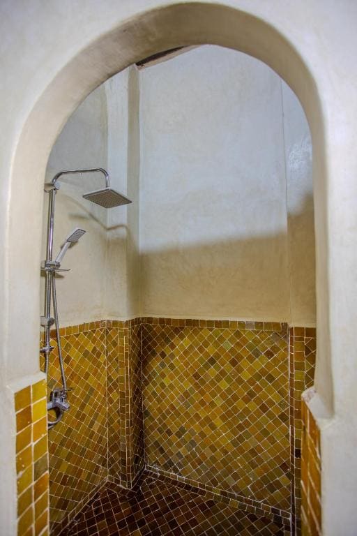Luxury Quadruple Room room - Image 2