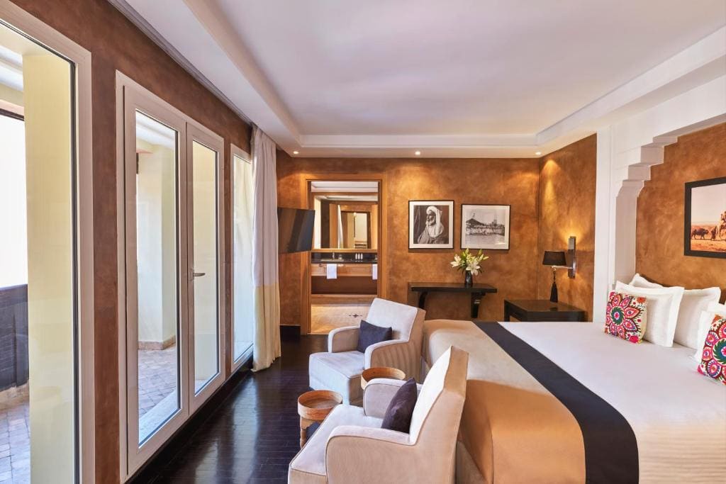 Deluxe Junior Suite room - Image 2