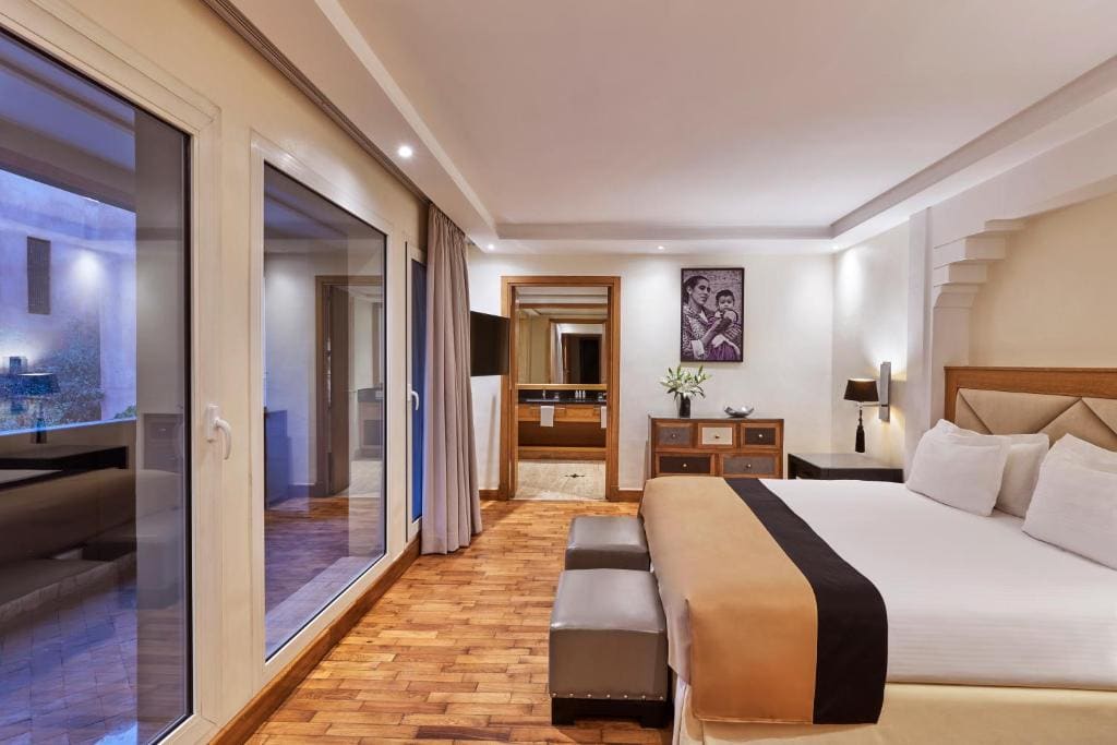 Deluxe Junior Suite room - Image 3