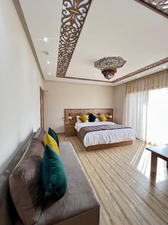 Double Room with Mountain View room - Image 3