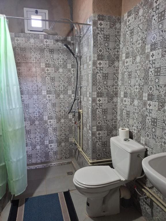 Comfort Quadruple Room room - Image 2