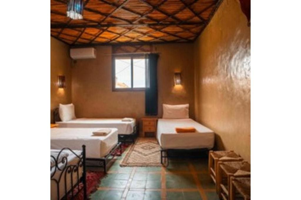 Family Room with Private Bathroom room - Image 3
