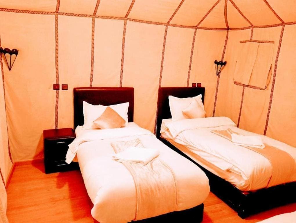 Tent room - Image 2