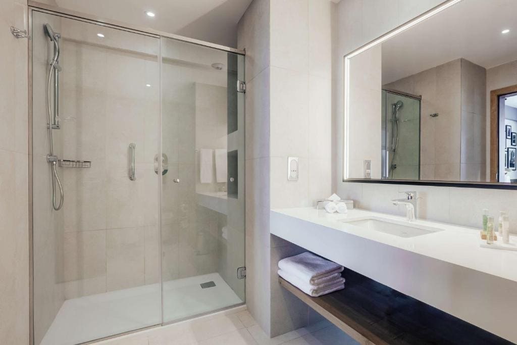 Twin Room with View room - Image 2