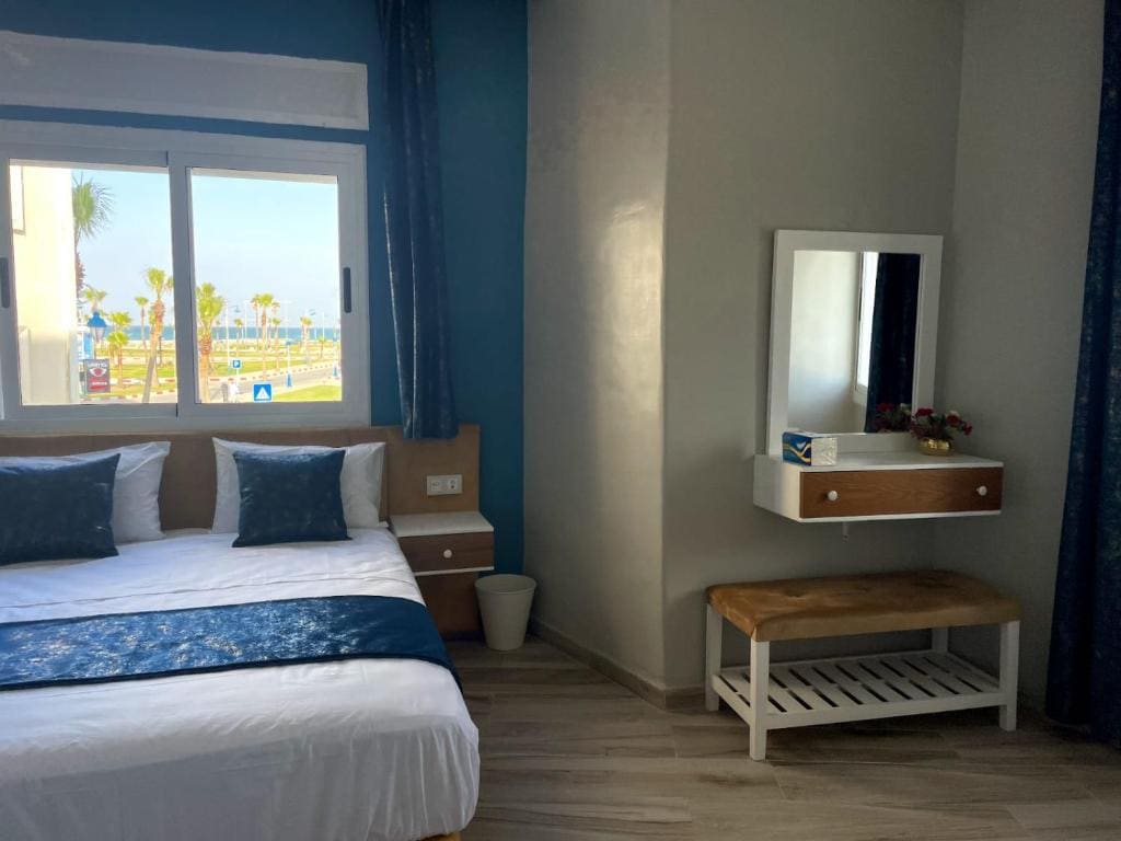 Small Double Room room - Image 2
