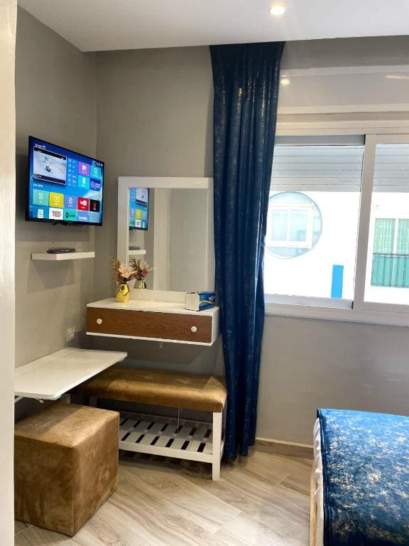 Small Single Room room - Image 3