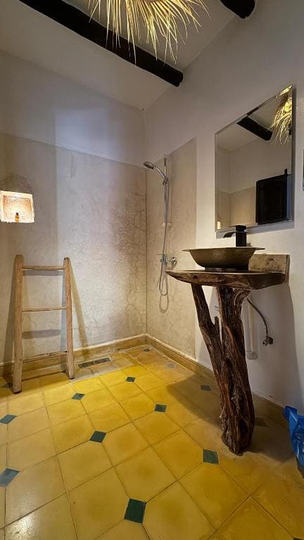 Double Room with Mountain View room - Image 3
