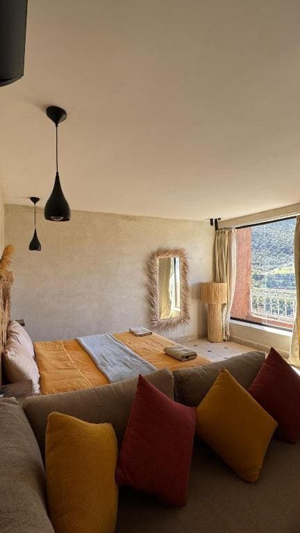 Suite with Pool View room - Image 3