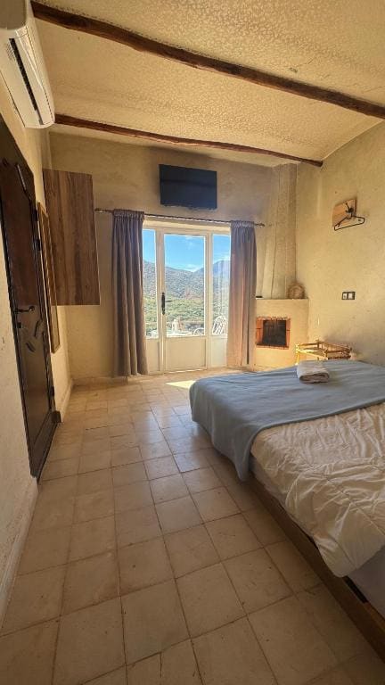 Superior Double or Twin Room room - Image 2