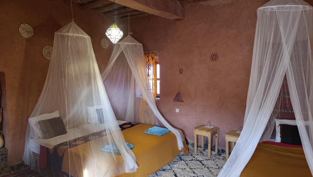 Triple Room with Pool View room - Image 1