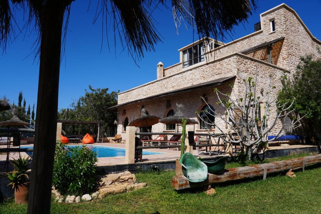 Triple Room with Pool View room - Image 1
