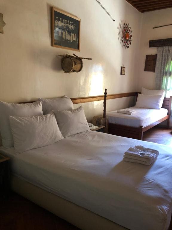 Quadruple Room room - Image 2