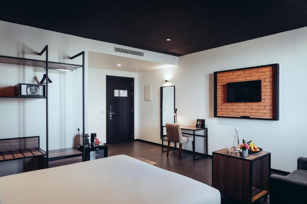 ONOMO Queen Suite room - Image 1