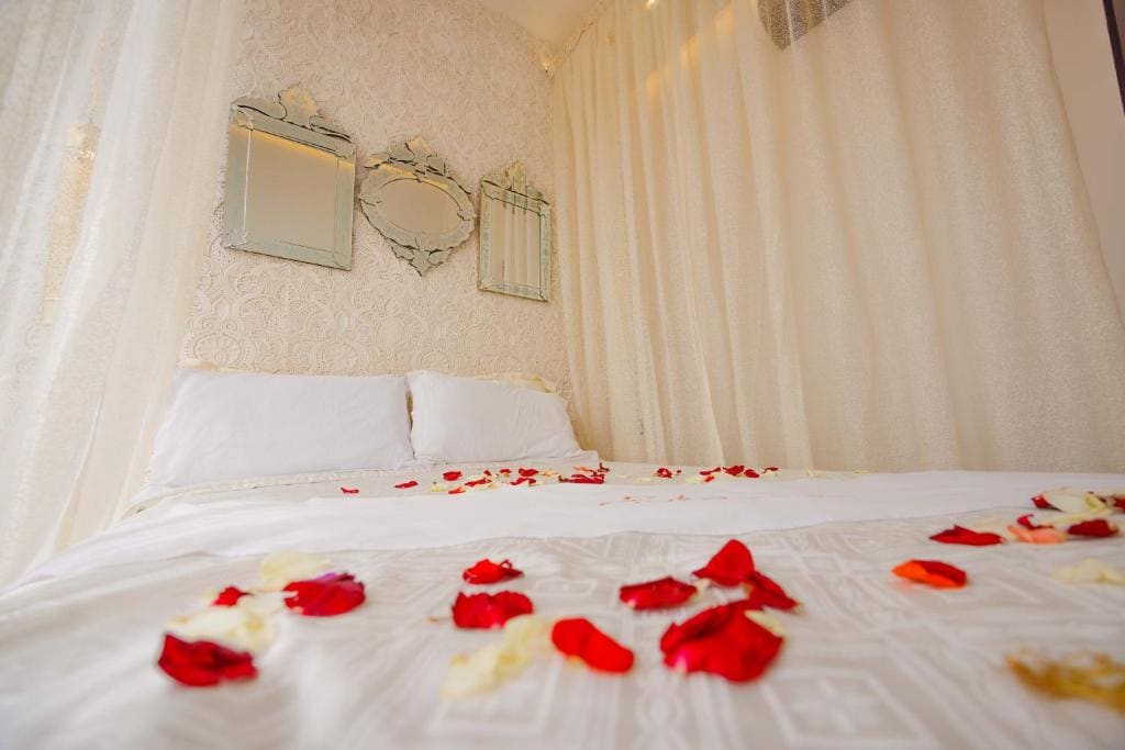 Queen Room with Pool View room - Image 3