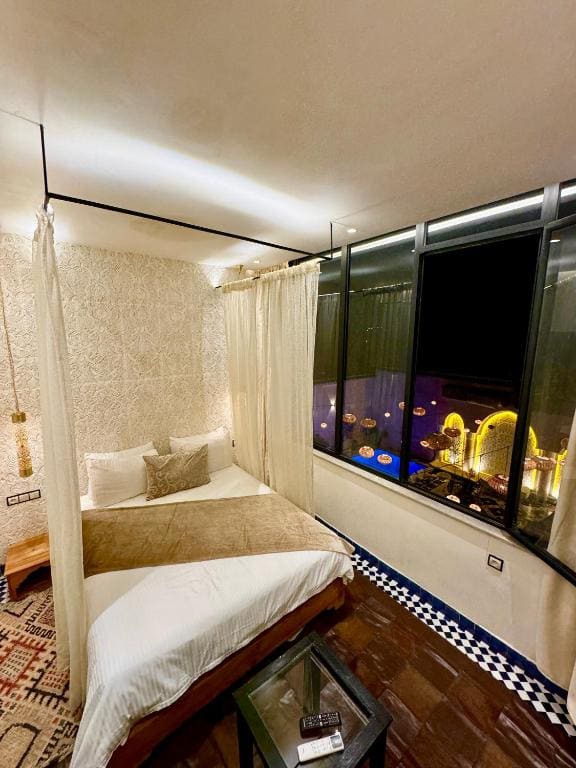 Queen Room with Pool View room - Image 1