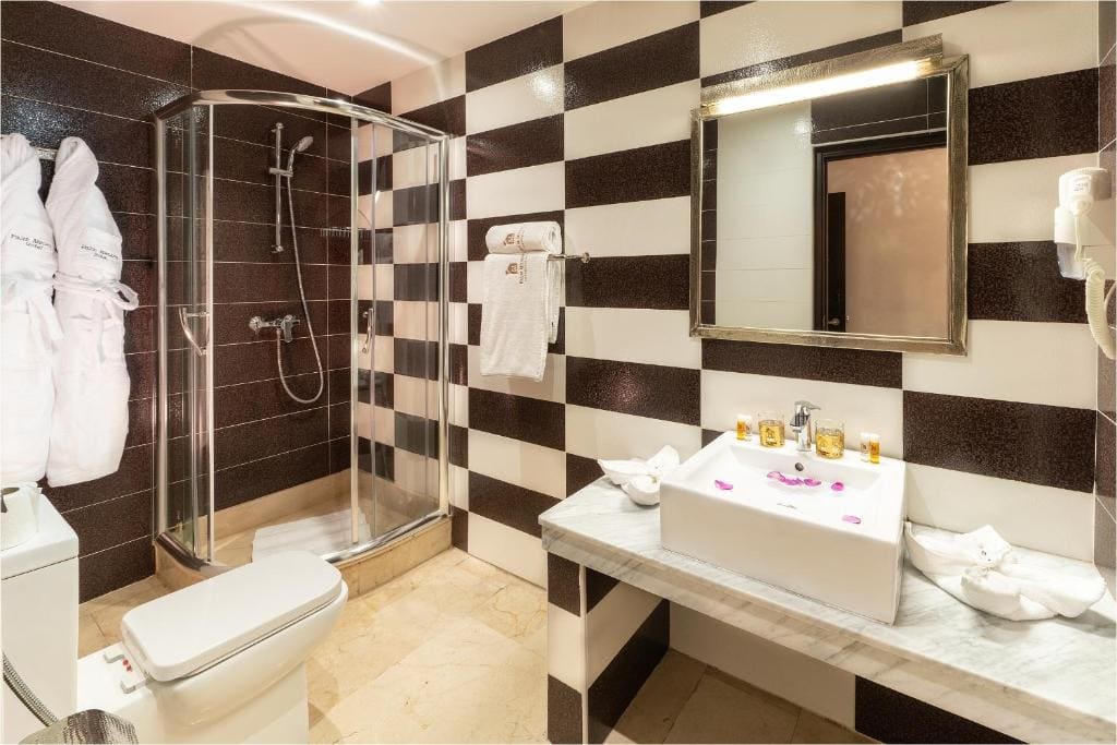 Superior Double Room room - Image 1