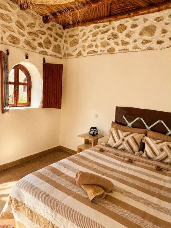 Double Room with Private Bathroom room - Image 2