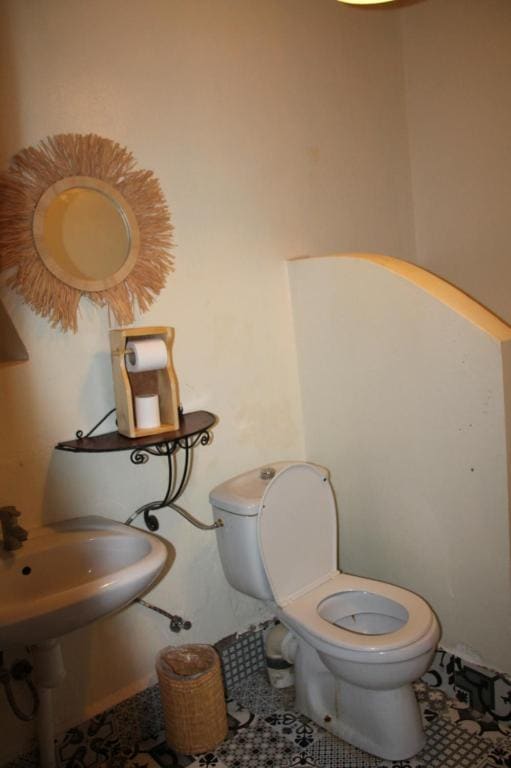 Family Room with Private Bathroom room - Image 3