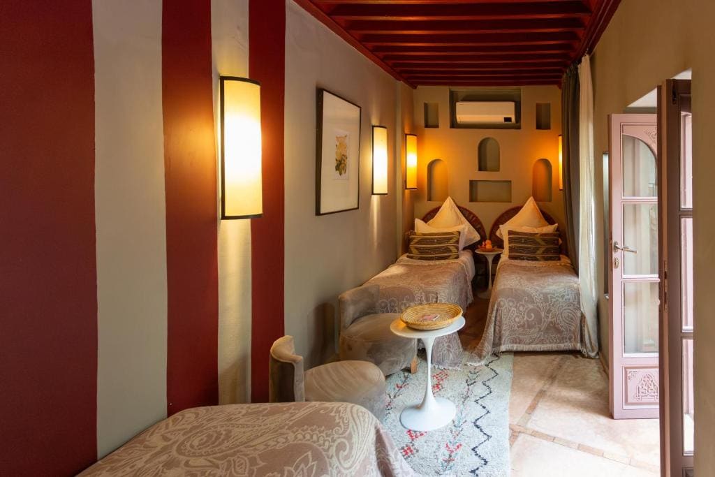 Triple Room with Pool View room - Image 1
