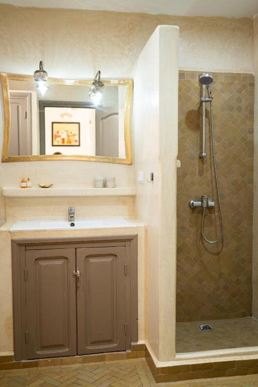 Superior Double Room room - Image 3