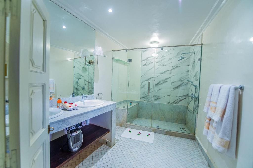 Deluxe Triple Room room - Image 2