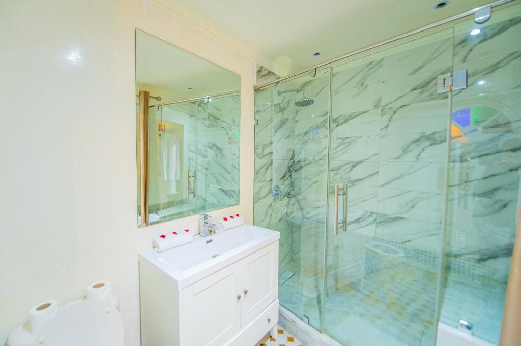 Deluxe Twin Room room - Image 2