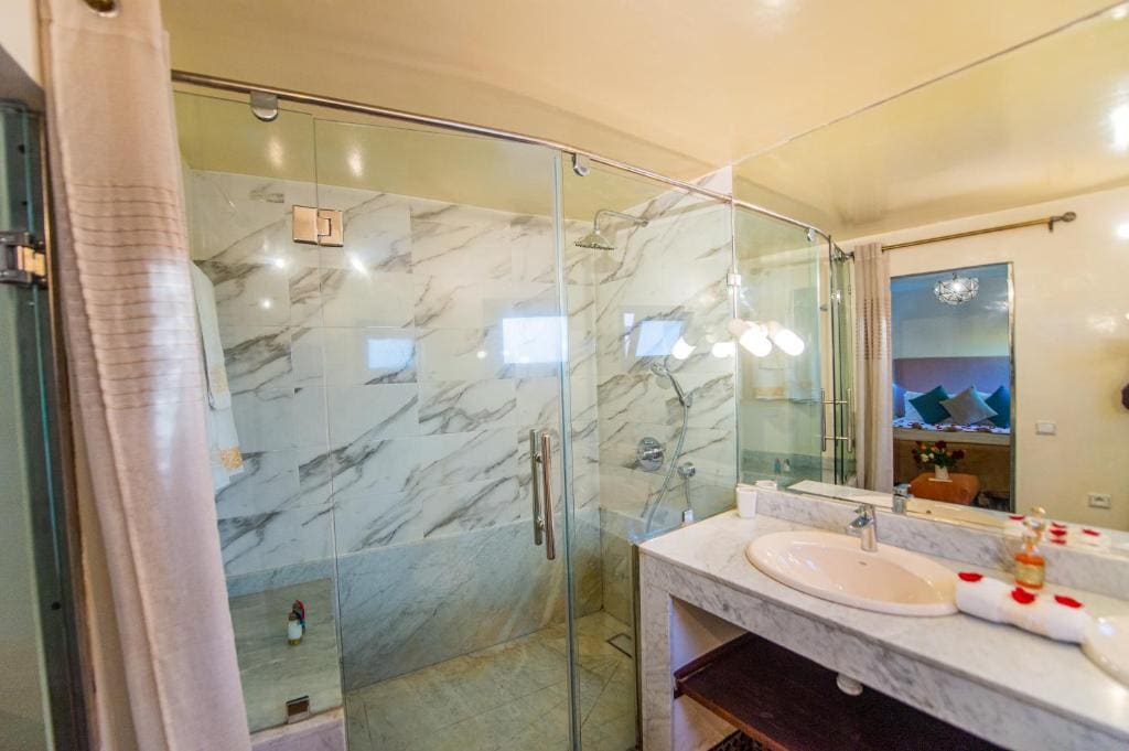 Superior Double Room room - Image 3