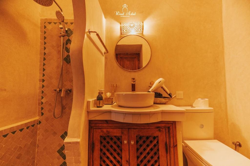 Deluxe Double Room with Balcony room - Image 2